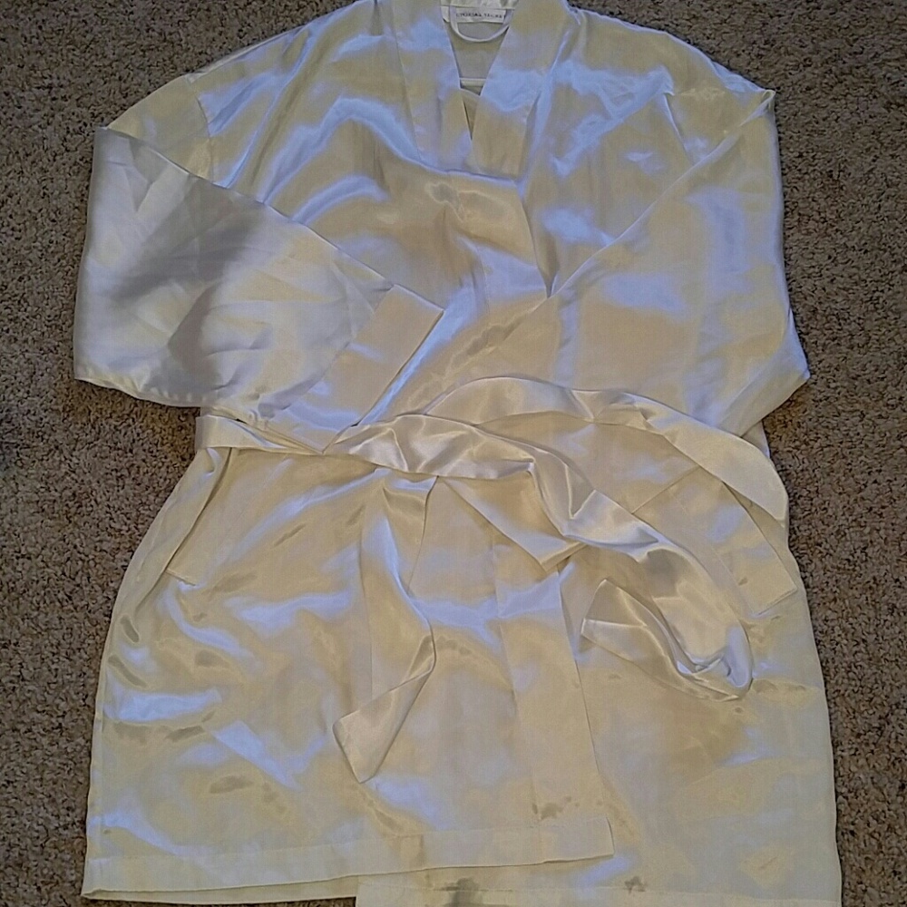 Victoria's Secret Cream Robe Size 0S